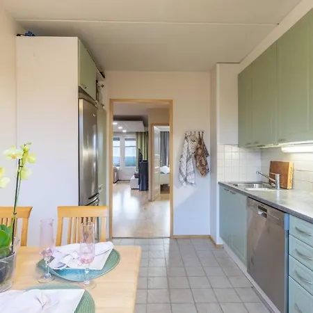 Only 9 Mins From The Airport 74,5 M2 With Free Parking & Beds For 7 Helsingfors