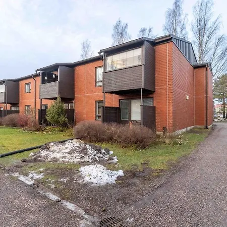 Only 9 Mins From The Airport 74,5 M2 With Free Parking & Beds For 7