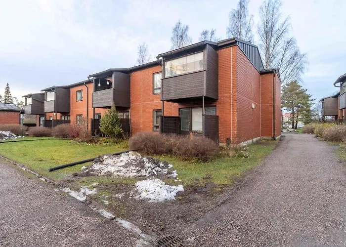 Only 9 Mins From The Airport 74,5 M2 With Free Parking & Beds For 7